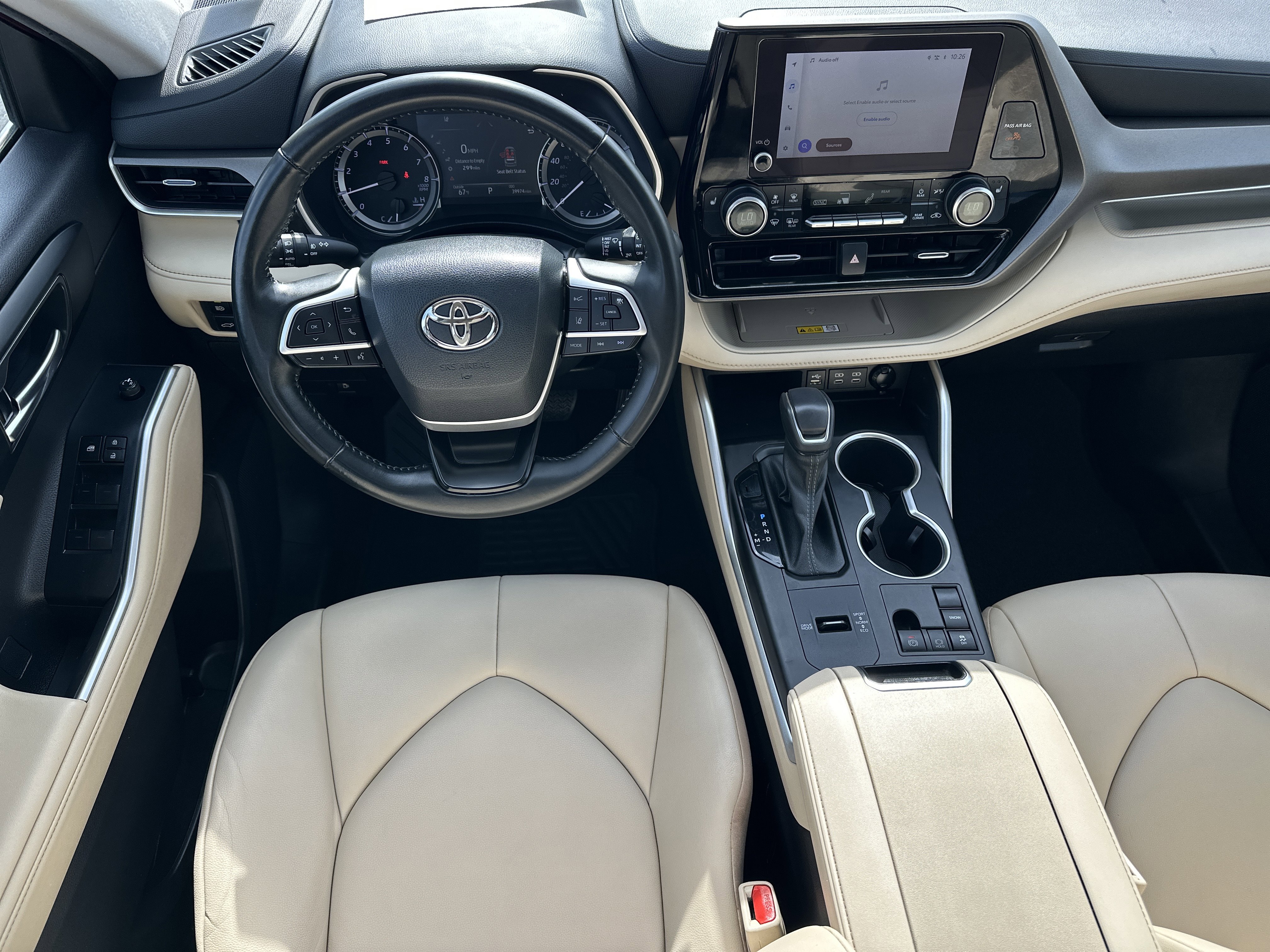 Used 2023 Toyota Highlander XLE image 24