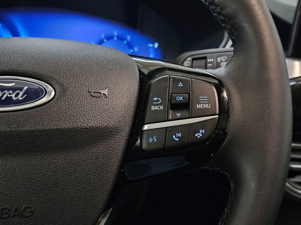 Used 2022 Ford Escape Titanium w/ Class II Trailer Tow Package image 32