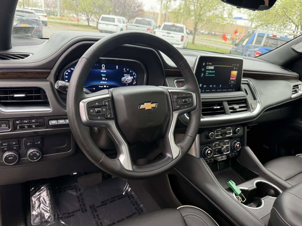 Used 2023 Chevrolet Tahoe Premier w/ Premium Package 2 AWD/4WD image 3