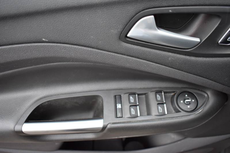 Used 2015 Ford C-MAX Energi SEL w/ Equipment Group 303A FWD image 22