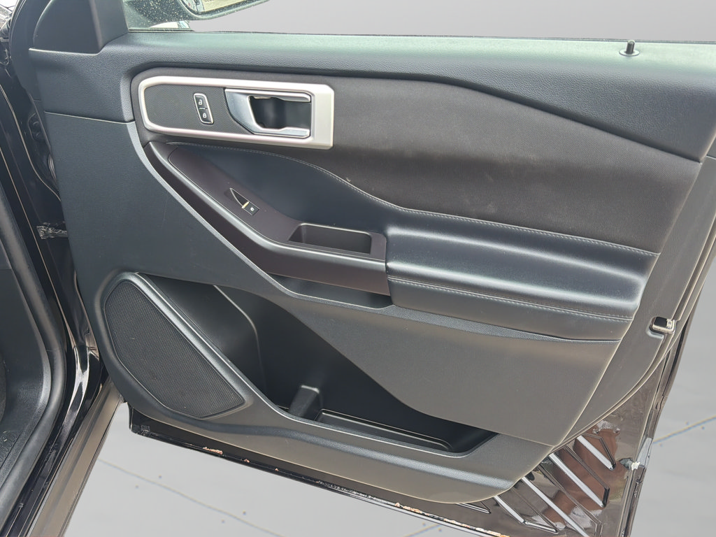 Used 2020 Ford Explorer XLT AWD/4WD image 9