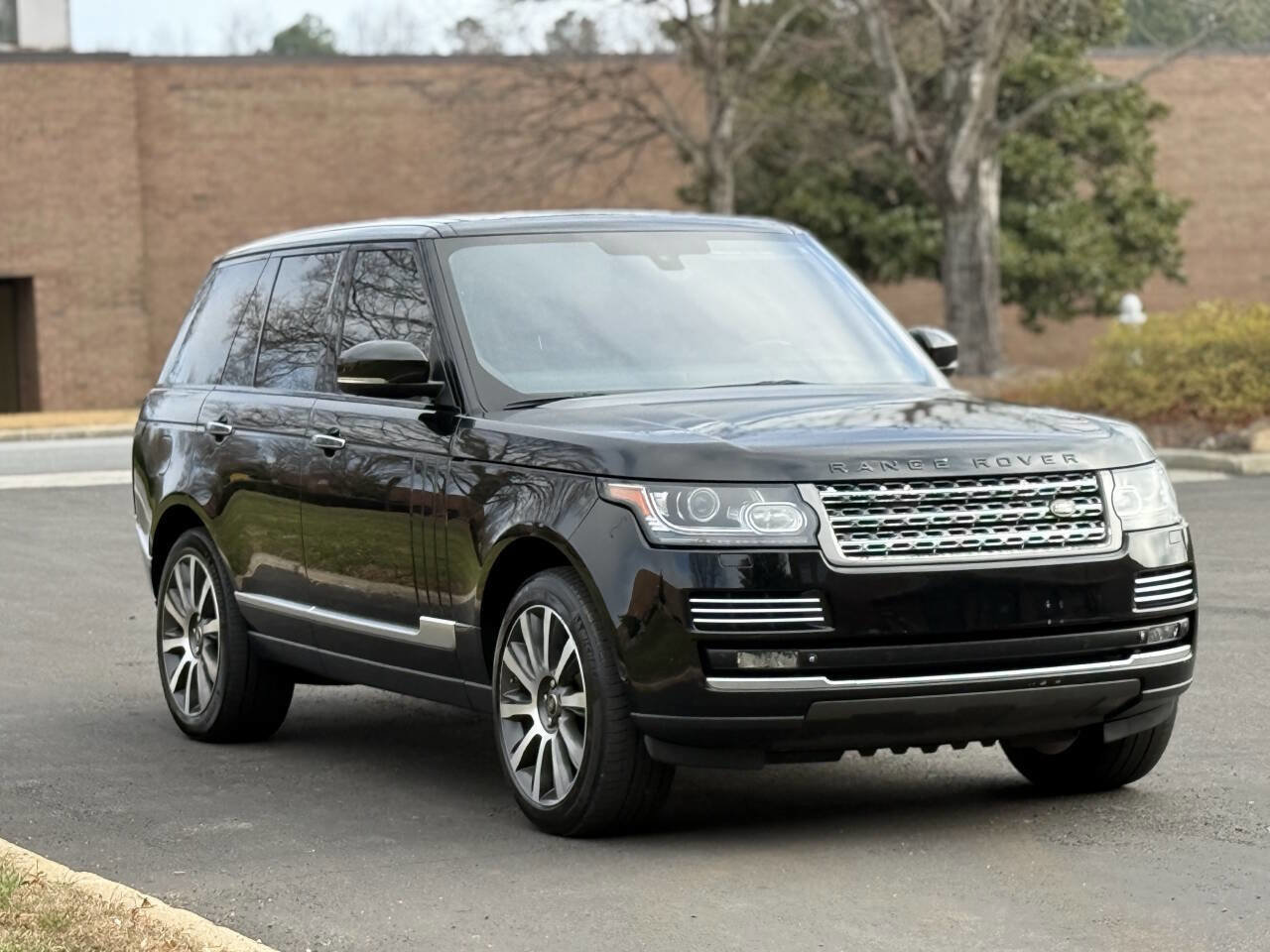 Used 2015 Land Rover Range Rover Autobiography image 3