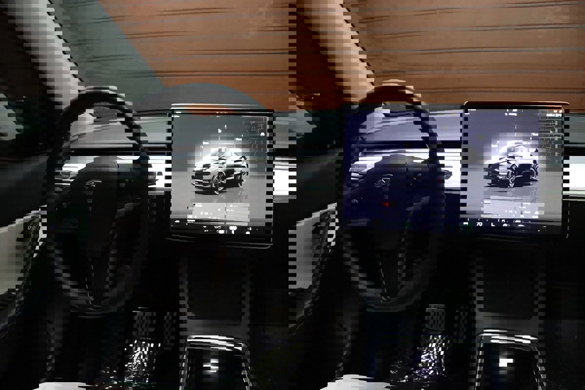 Used 2022 Tesla Model Y Performance image 9