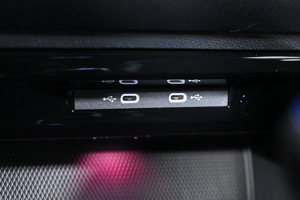 Used 2024 Volkswagen Golf R image 20