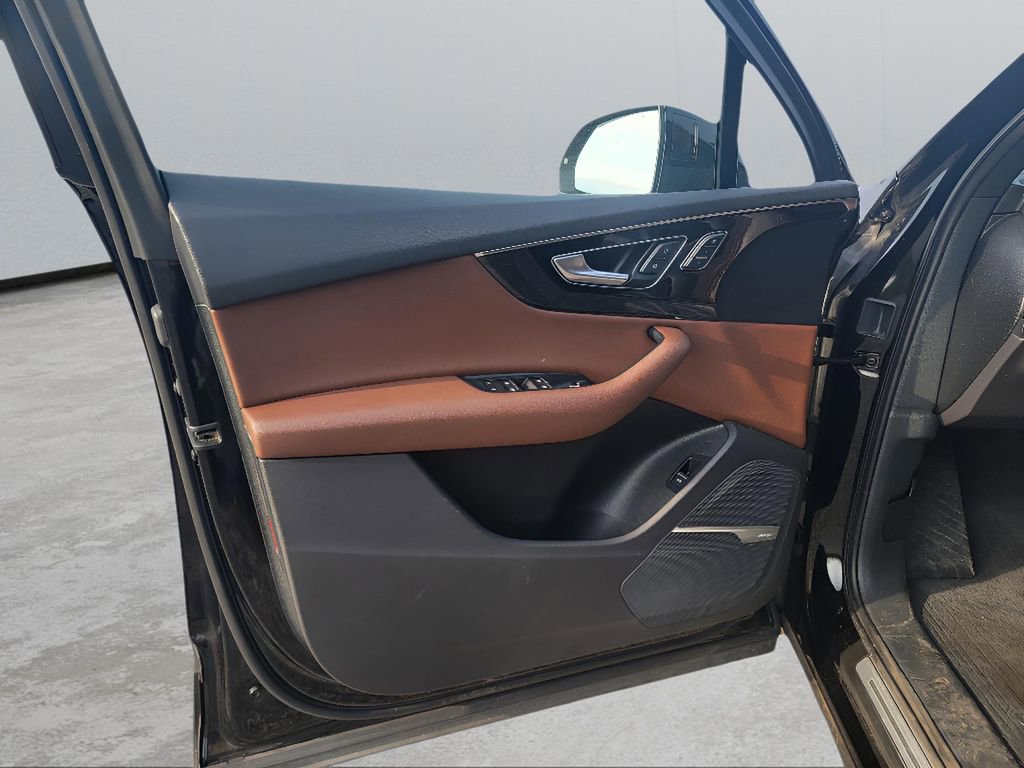 Used 2018 Audi Q7 3.0T Prestige image 12