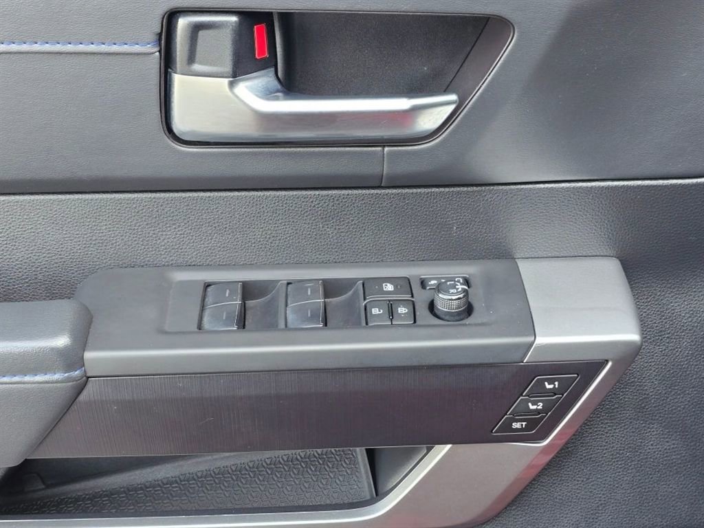 Used 2023 Toyota Sequoia Platinum AWD/4WD image 27