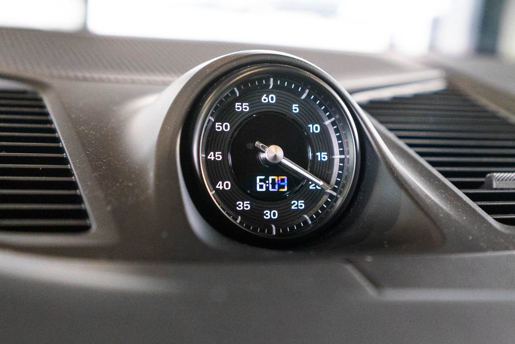 Certified 2025 Porsche Cayenne S image 29