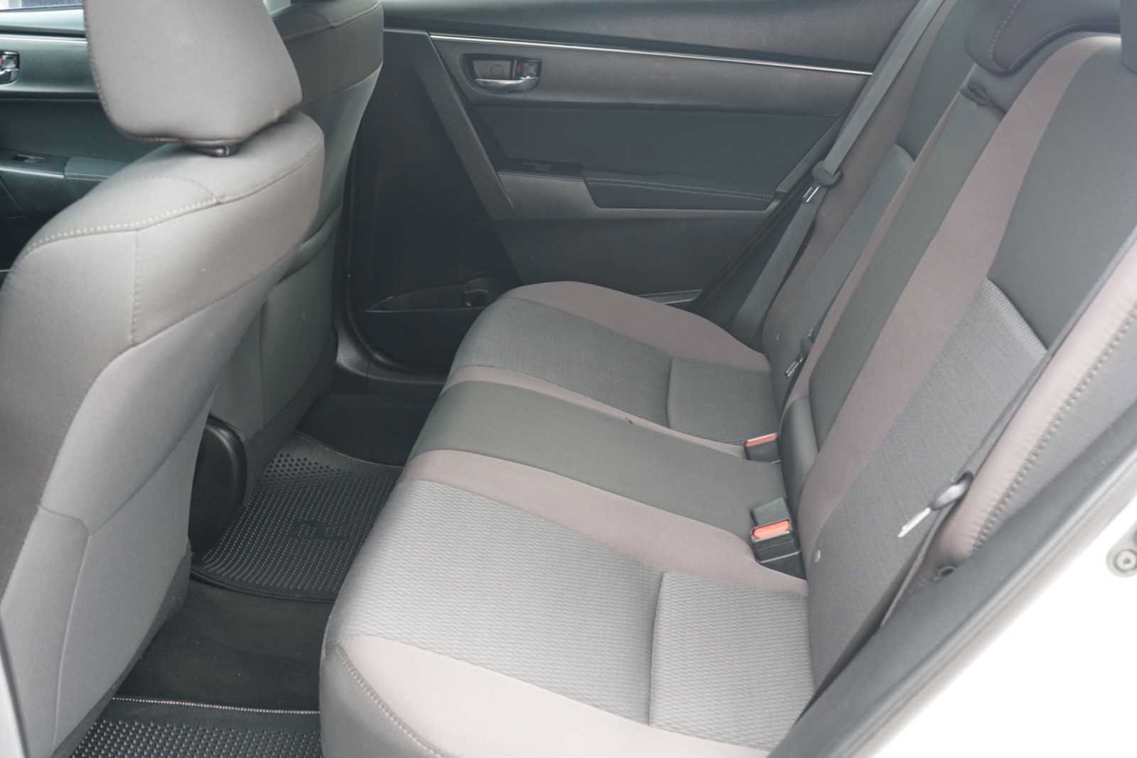 Used 2017 Toyota Corolla LE FWD image 22