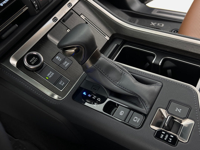 Used 2025 Lexus GX 550 w/ Accessory Package (2T) AWD/4WD image 21