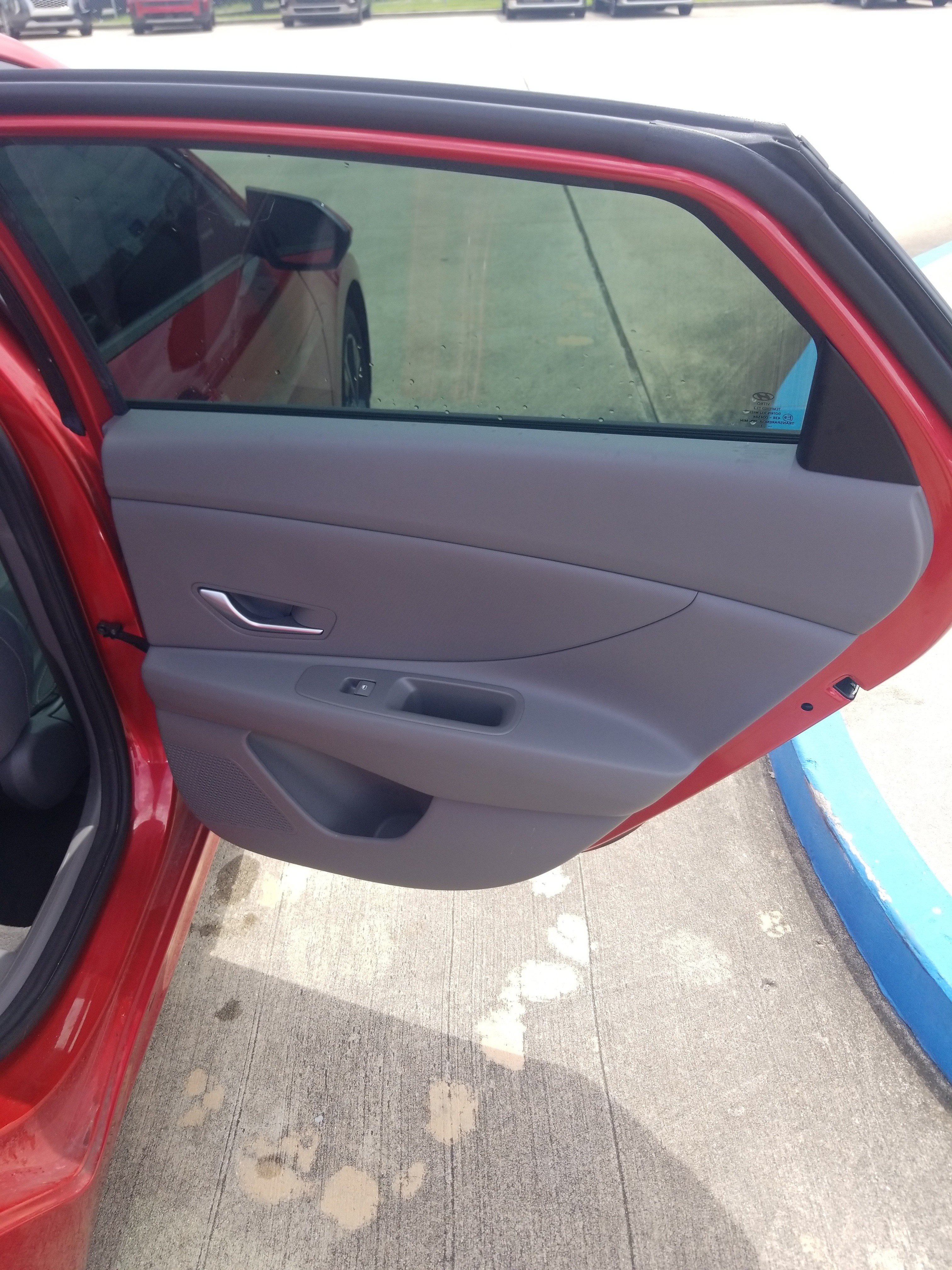 Used 2023 Hyundai Elantra SEL FWD image 14