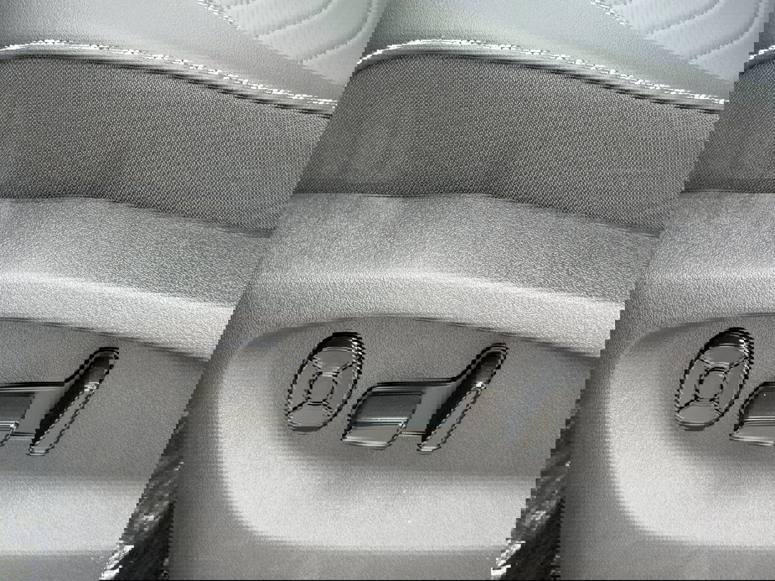 New 2026 Volkswagen Tiguan SE image 20