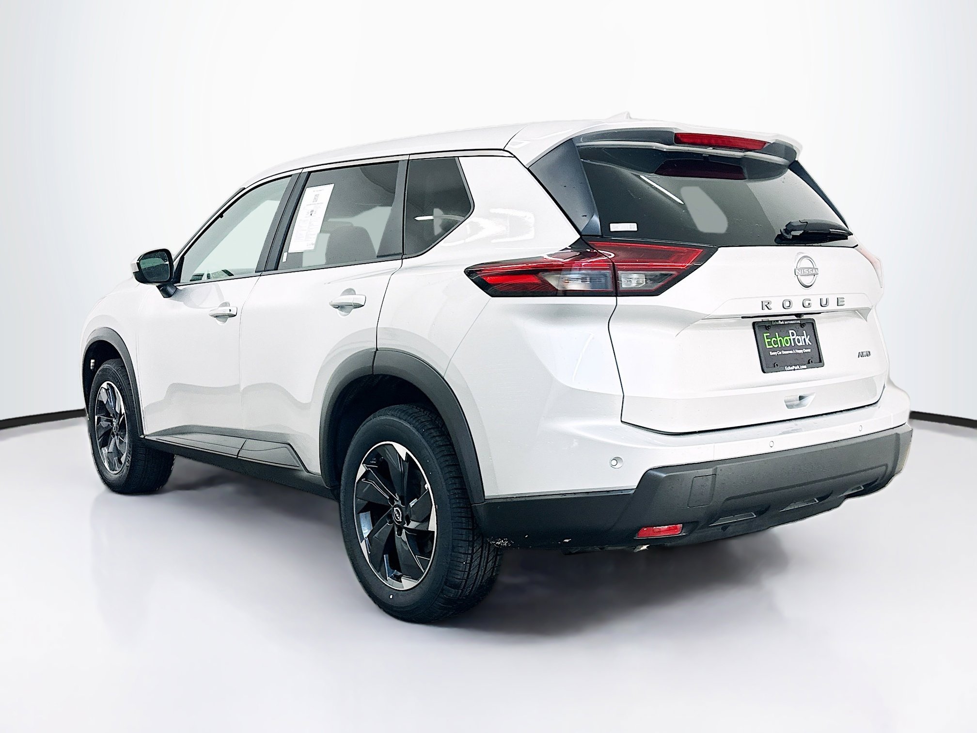 Used 2025 Nissan Rogue SV image 5