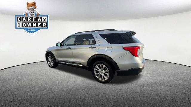 Used 2023 Ford Explorer XLT w/ Equipment Group 202A image 7