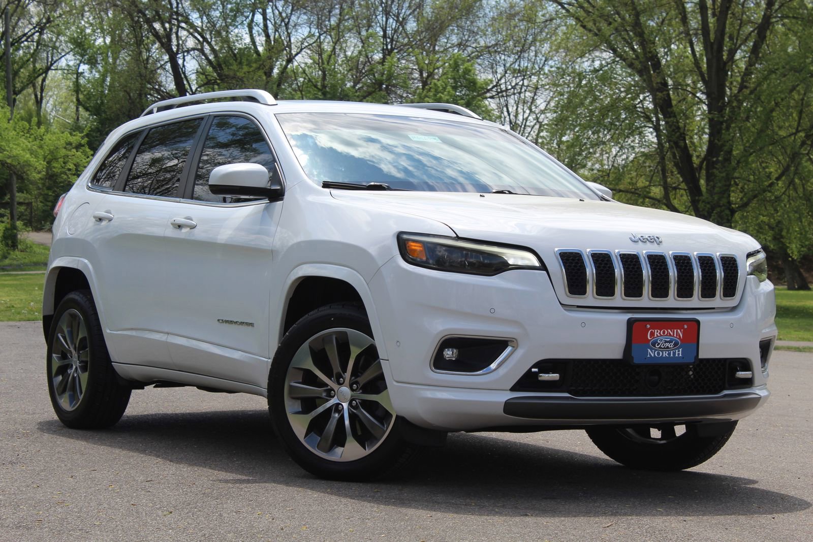 Used 2019 Jeep Cherokee Overland w/ Technology Group image 1