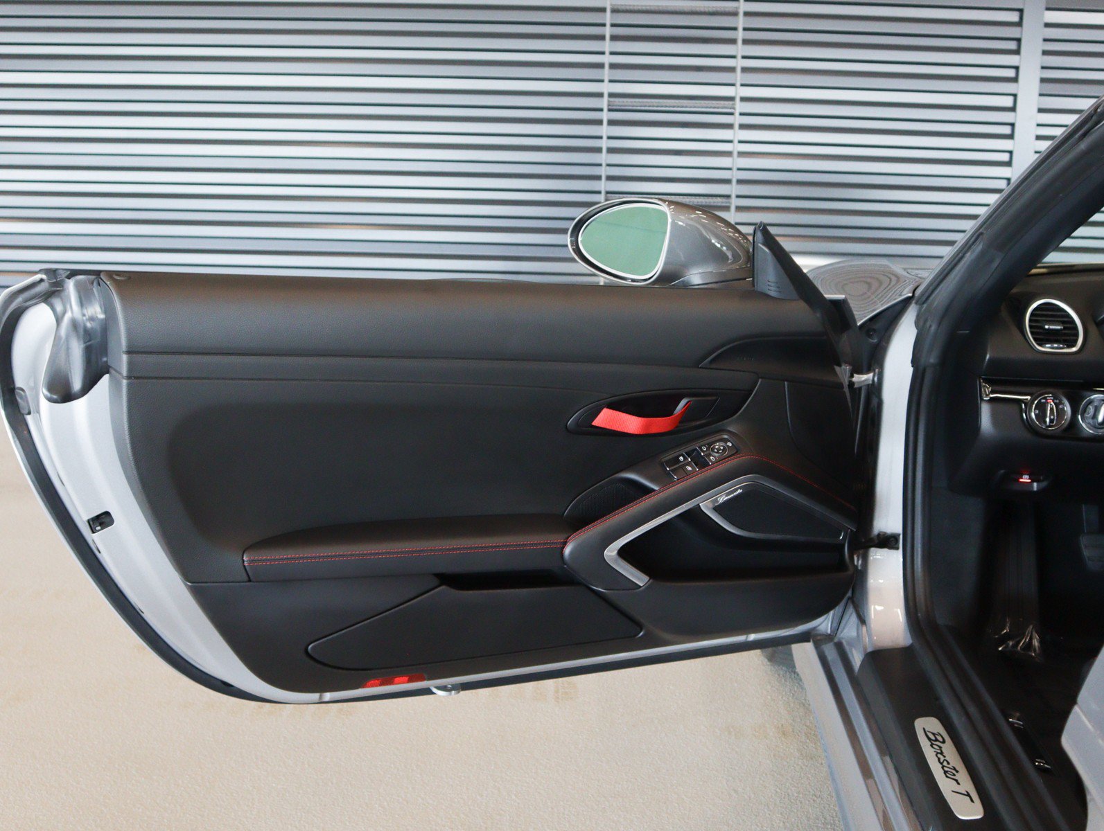 Certified 2023 Porsche 718 Boxster RWD image 22