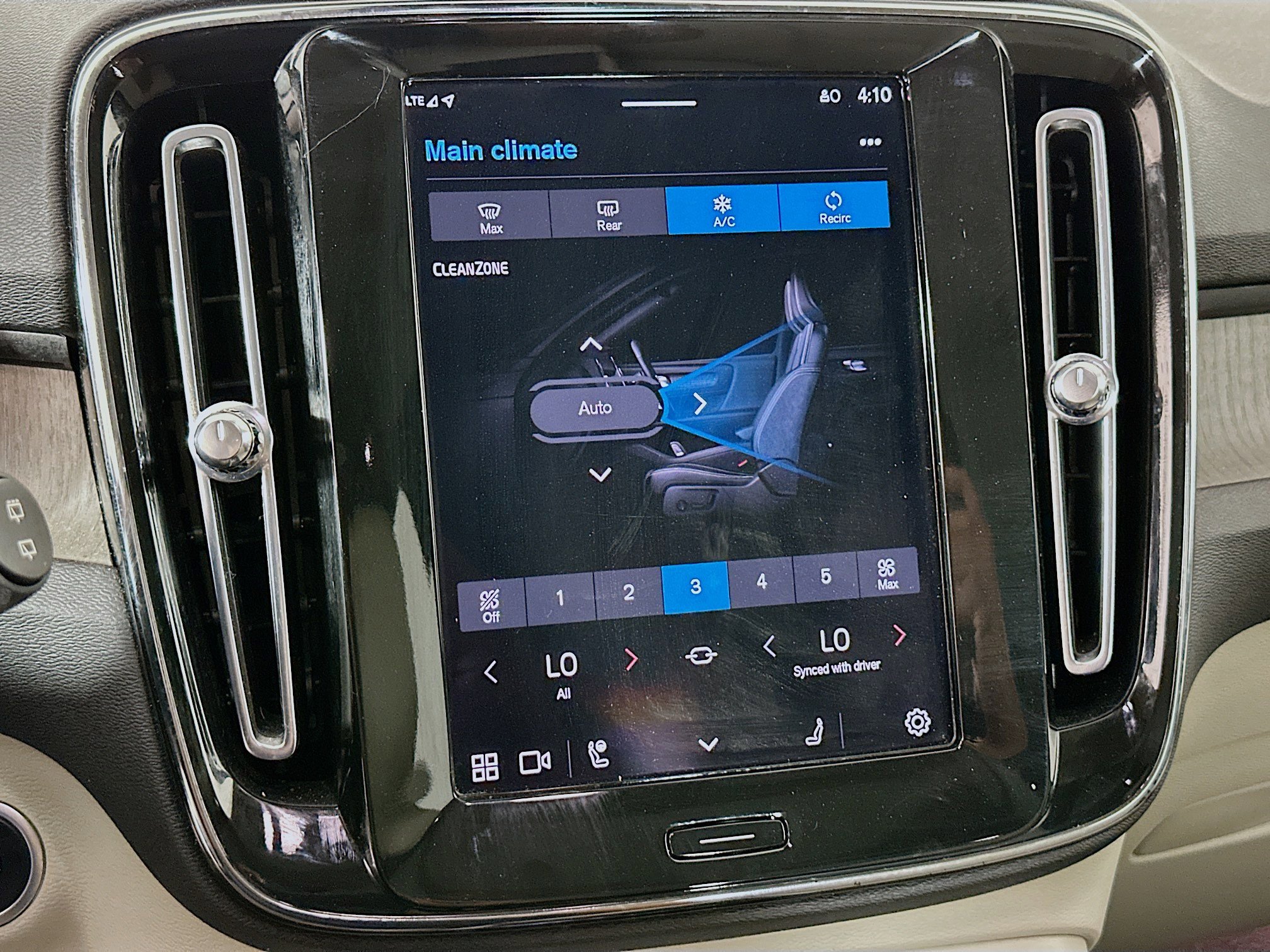 Used 2023 Volvo XC40 B5 Plus w/ Driver Assist Package image 23