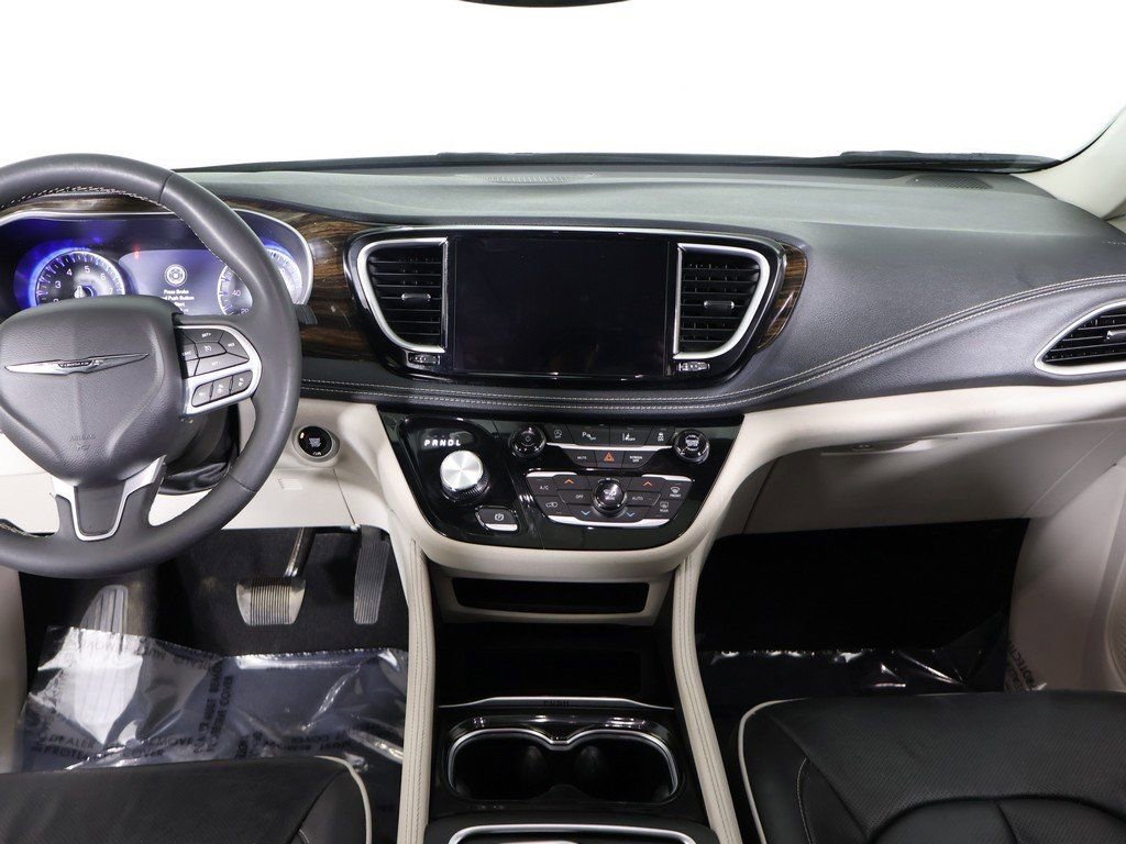 Used 2023 Chrysler Pacifica Limited image 44