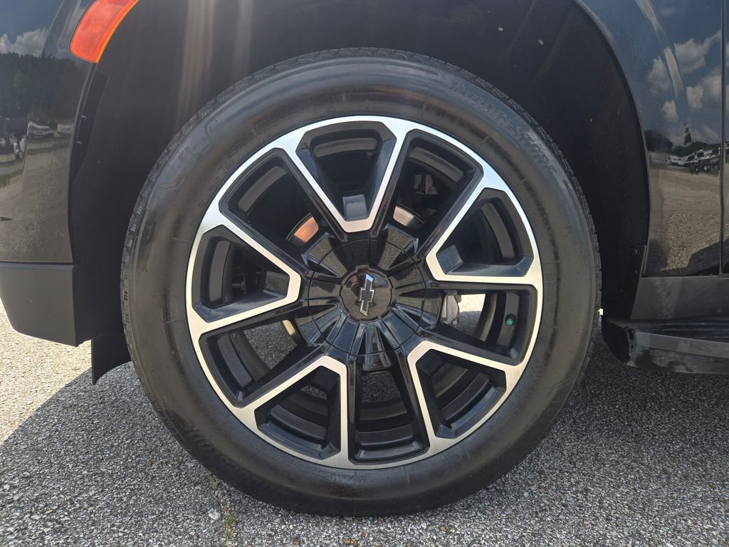 Used 2024 Chevrolet Tahoe RST w/ Luxury Package AWD/4WD image 27