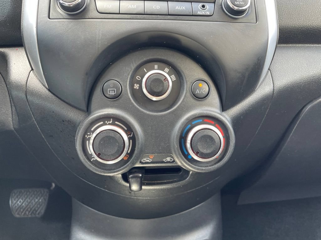 Used 2014 Nissan Versa SV w/ Convenience Package FWD image 12
