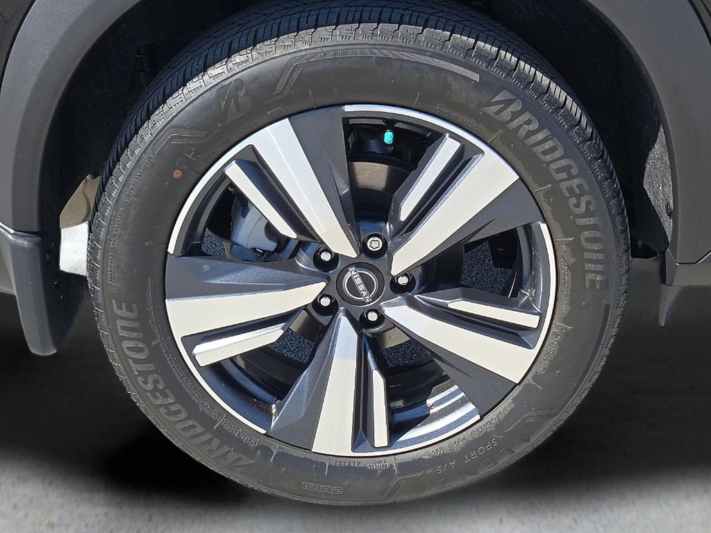 Used 2023 Nissan Rogue SL w/ SL Premium Package image 8