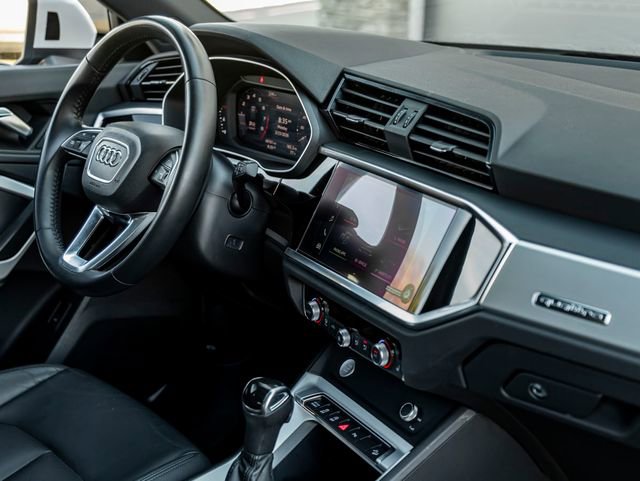 Used 2020 Audi Q3 2.0T Premium w/ Convenience Package image 33