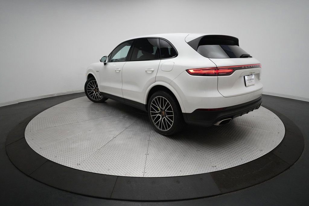 Used 2019 Porsche Cayenne E-Hybrid image 11