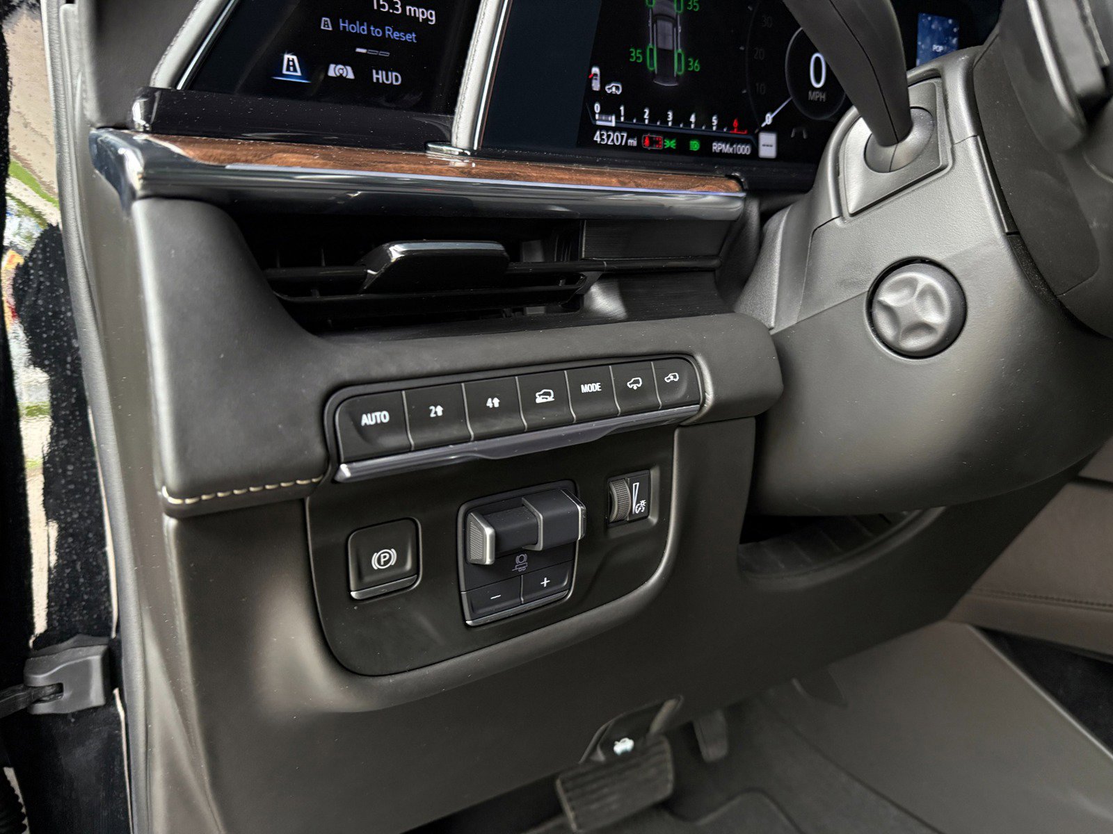 Used 2021 Cadillac Escalade Sport Platinum AWD/4WD image 21