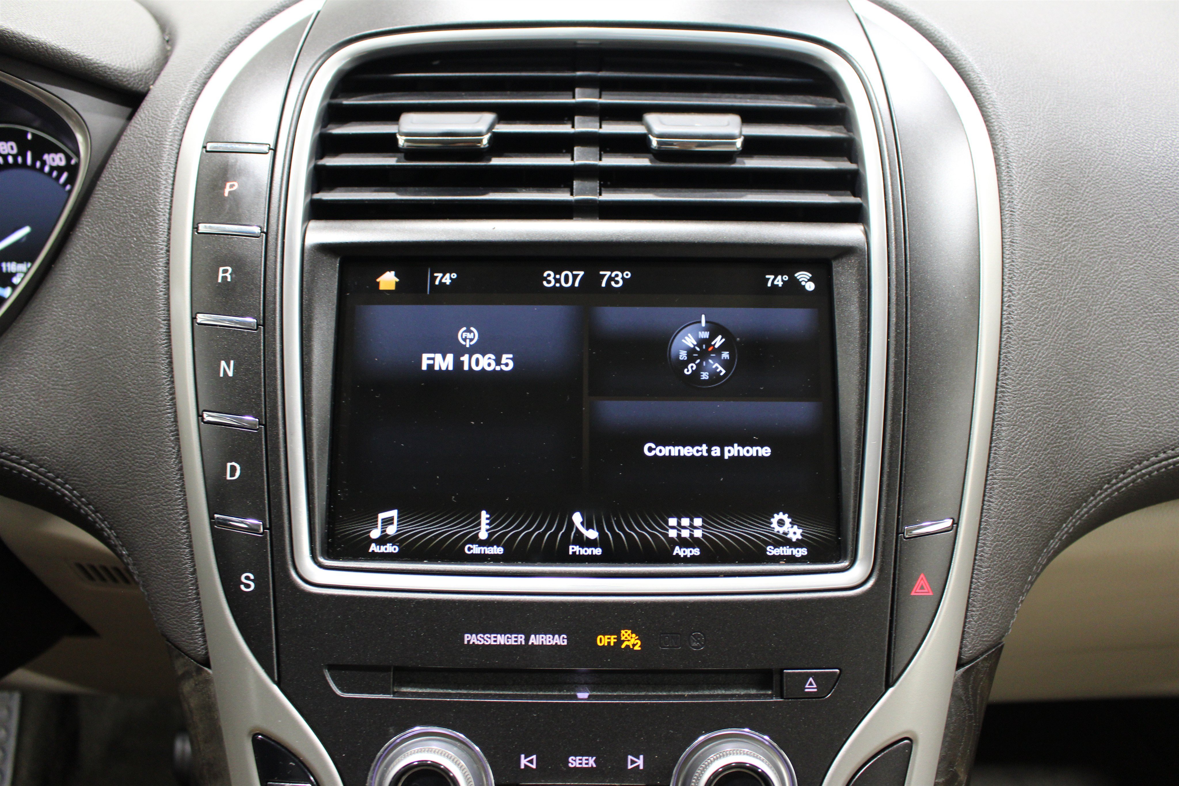 Used 2017 Lincoln MKX Select w/ Enhanced Security Package FWD image 15