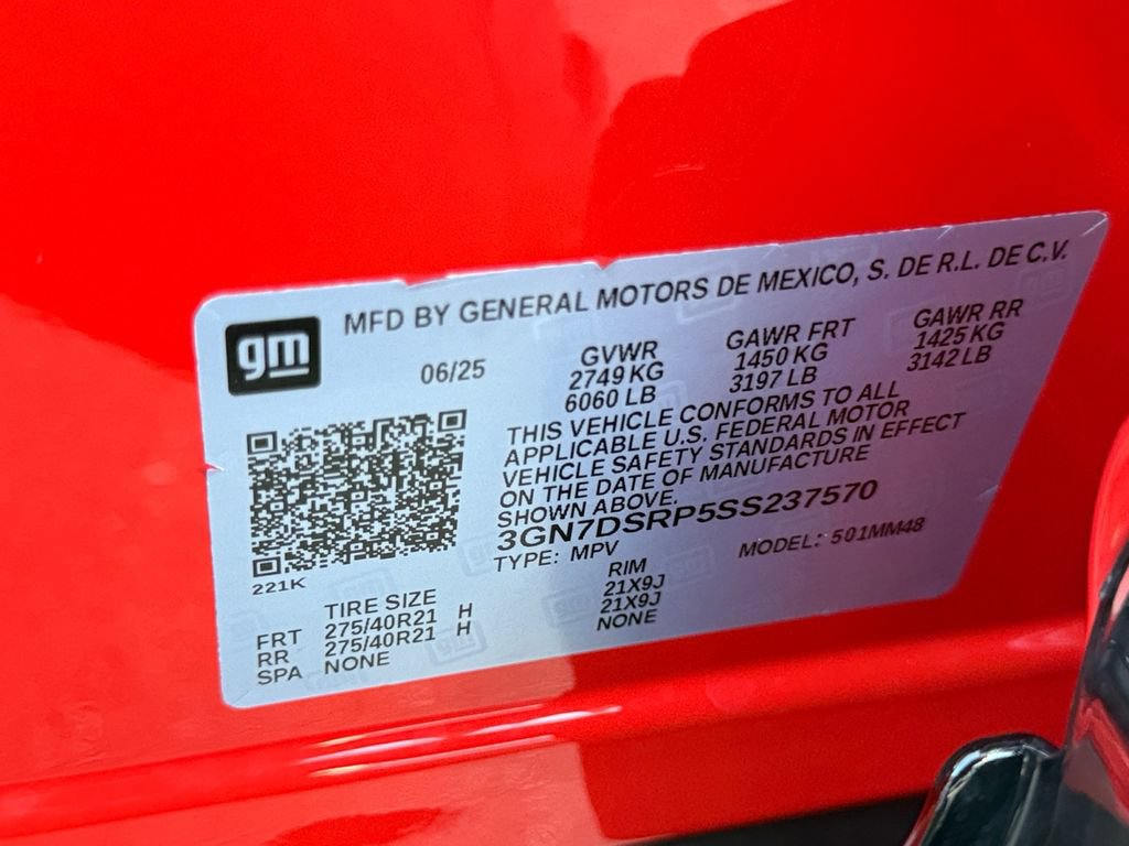 Used 2025 Chevrolet Equinox EV RS FWD image 27