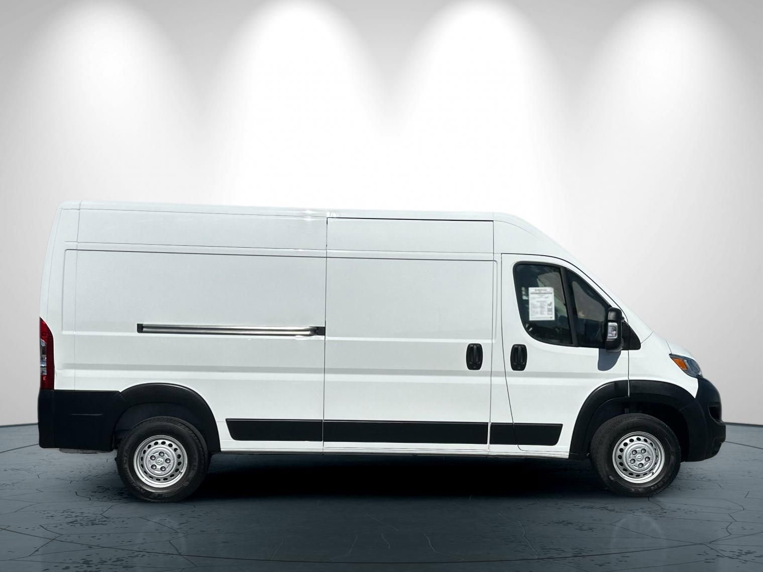 Used 2026 RAM ProMaster 2500 w/ Convenience Group FWD image 3