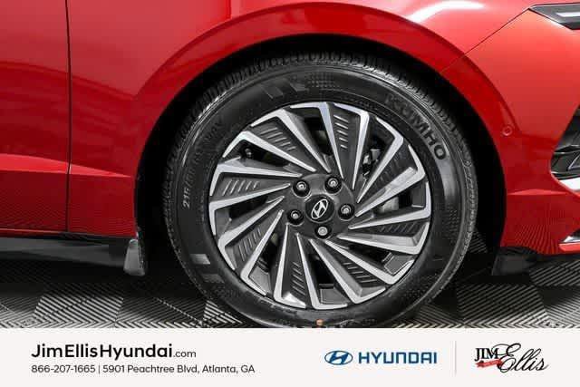 New 2025 Hyundai Sonata Limited FWD image 17