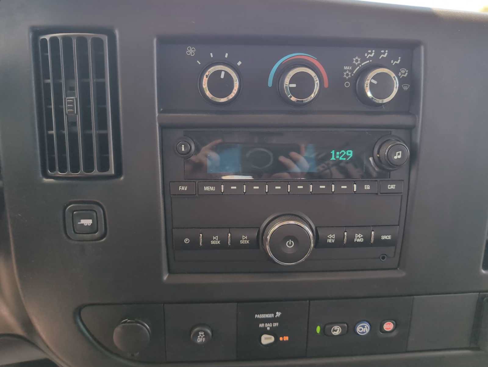 Used 2020 Chevrolet Express 3500 w/ Driver Convenience Package RWD image 13