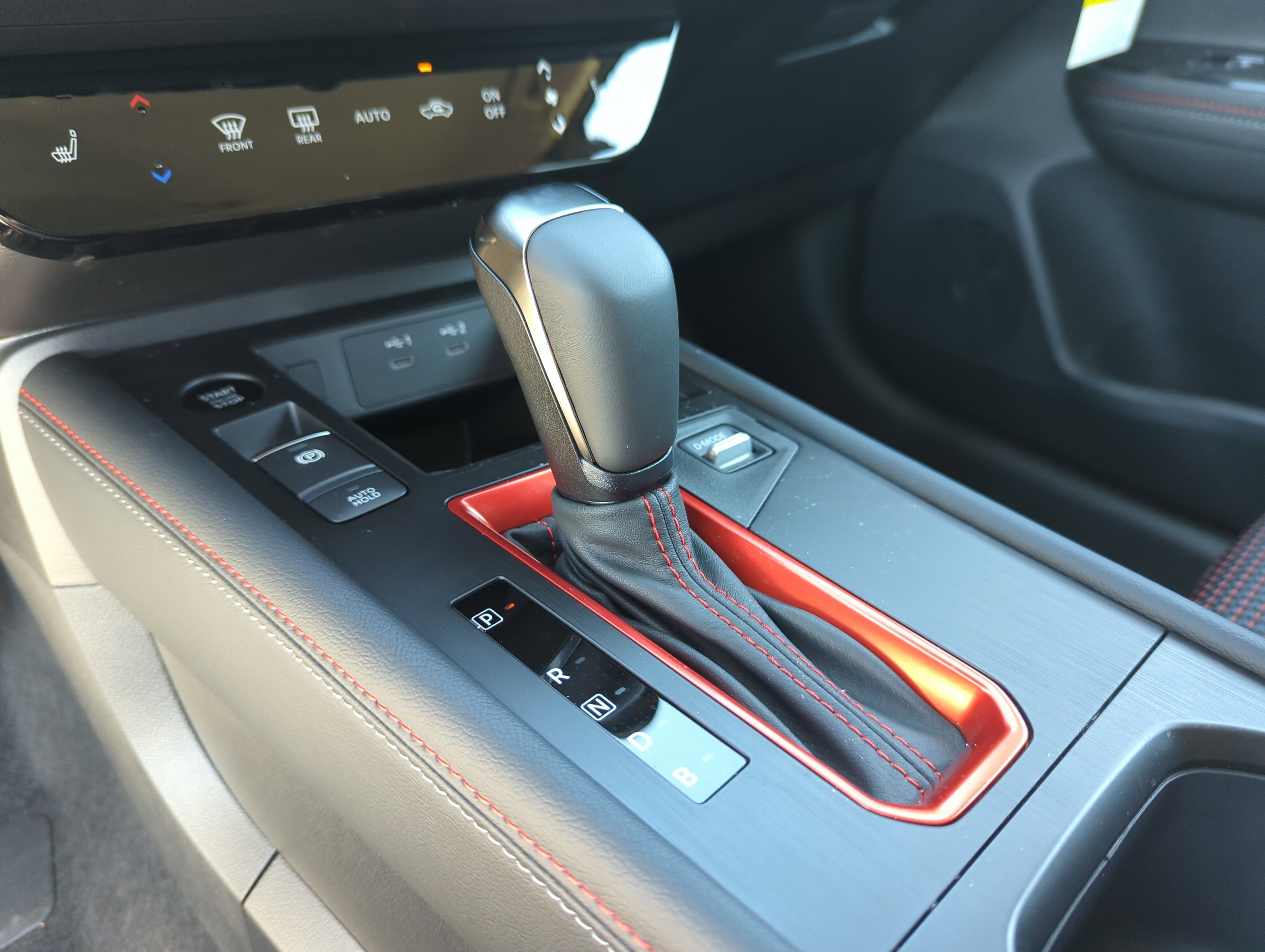 New 2026 Nissan Kicks SR w/ Cold Weather Package FWD image 17