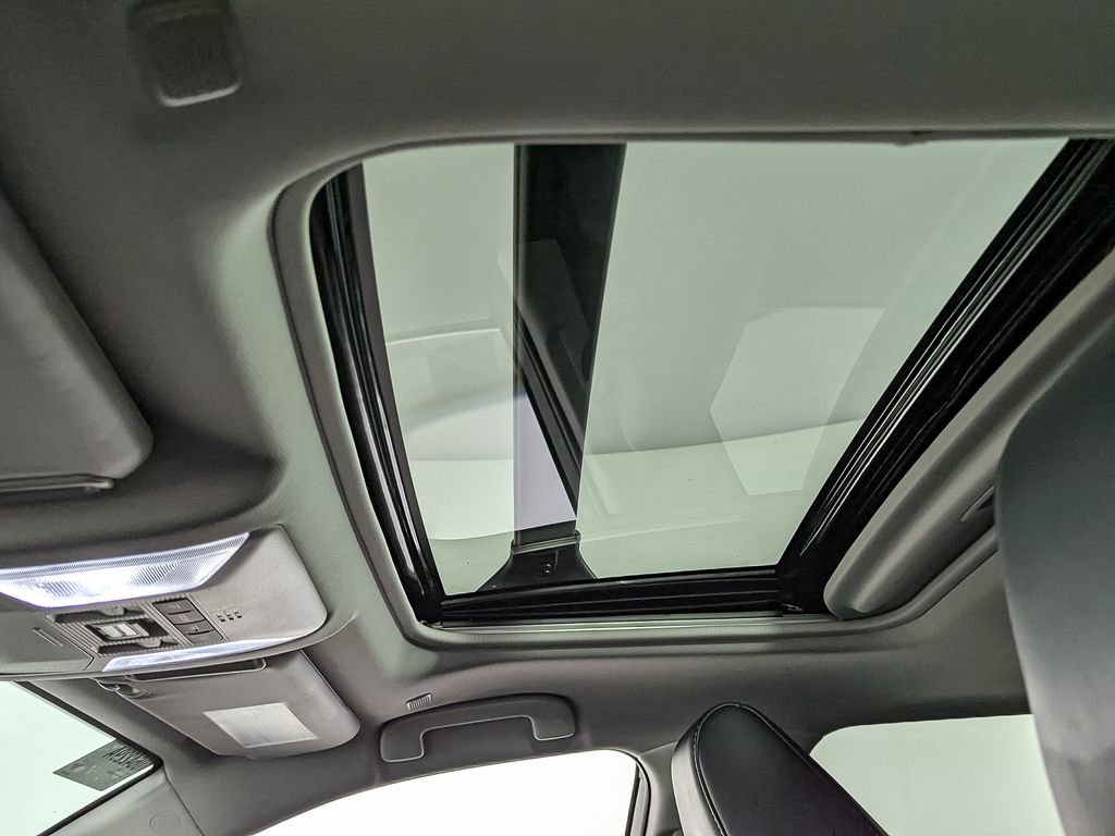 Used 2024 Toyota RAV4 XLE Premium image 15