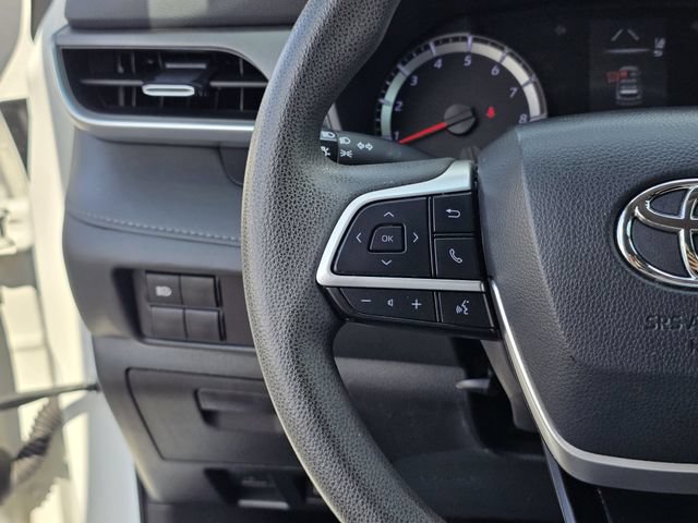 Used 2022 Toyota Highlander L FWD image 27