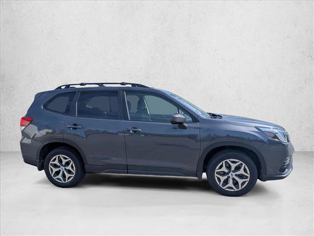 Used 2024 Subaru Forester Premium image 4
