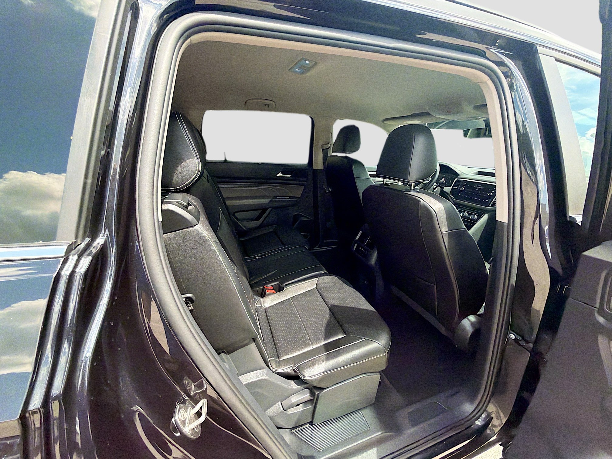 Used 2023 Volkswagen Atlas SE FWD image 28