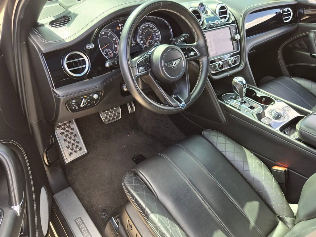 Used 2018 Bentley Bentayga image 11
