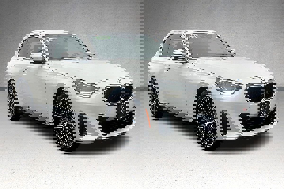 Used 2023 BMW 230i Coupe w/ Convenience Package image 2