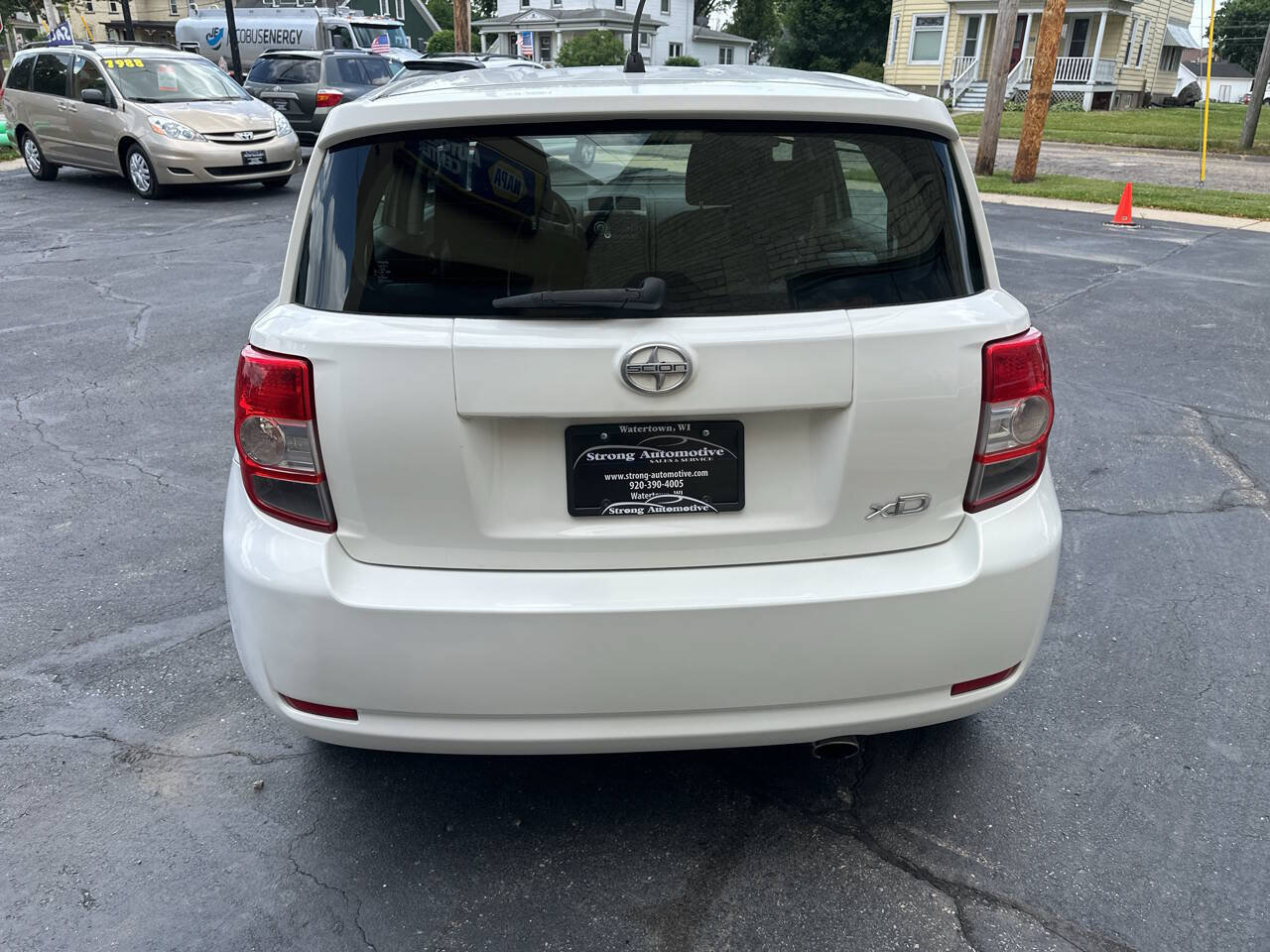 Used 2010 Scion xD FWD image 3