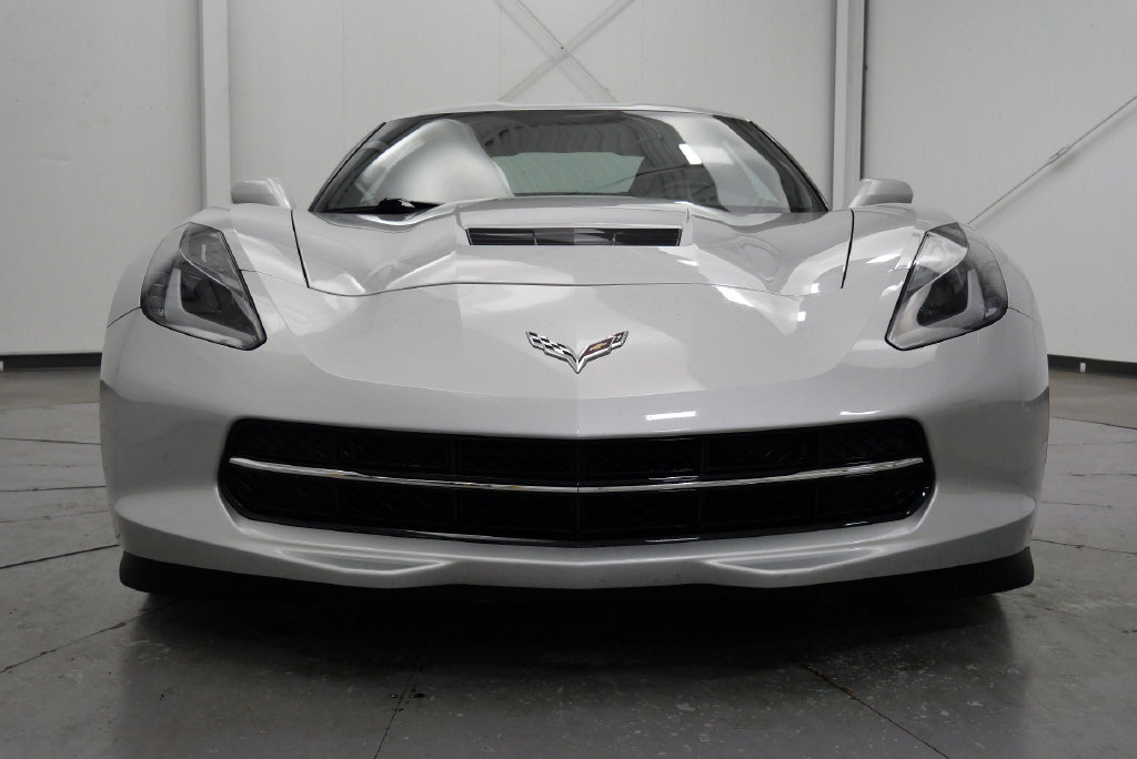 Used 2019 Chevrolet Corvette Stingray Coupe w/ 1LT RWD image 3