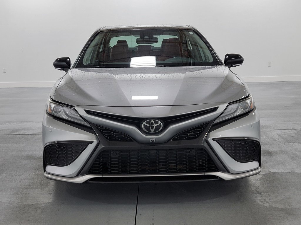 Used 2022 Toyota Camry XSE w/ Navigation Package FWD image 3