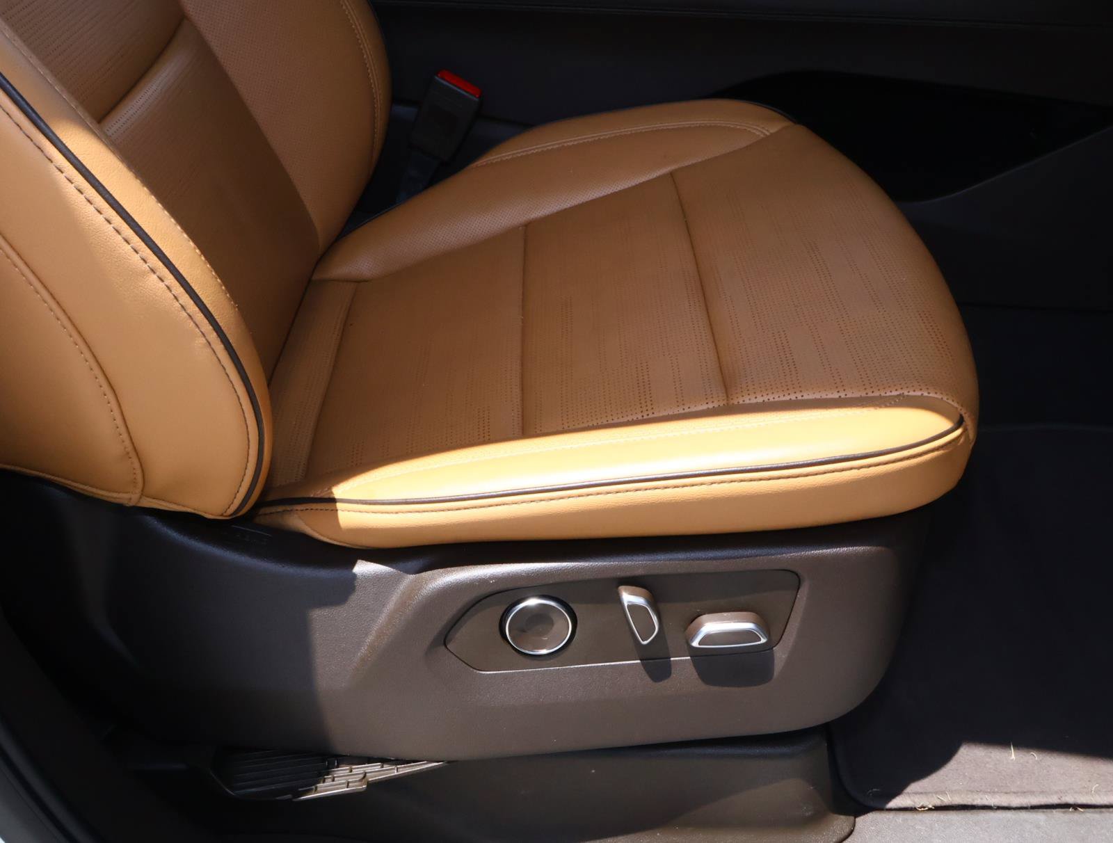 Certified 2025 Cadillac Escalade Premium Luxury RWD image 25