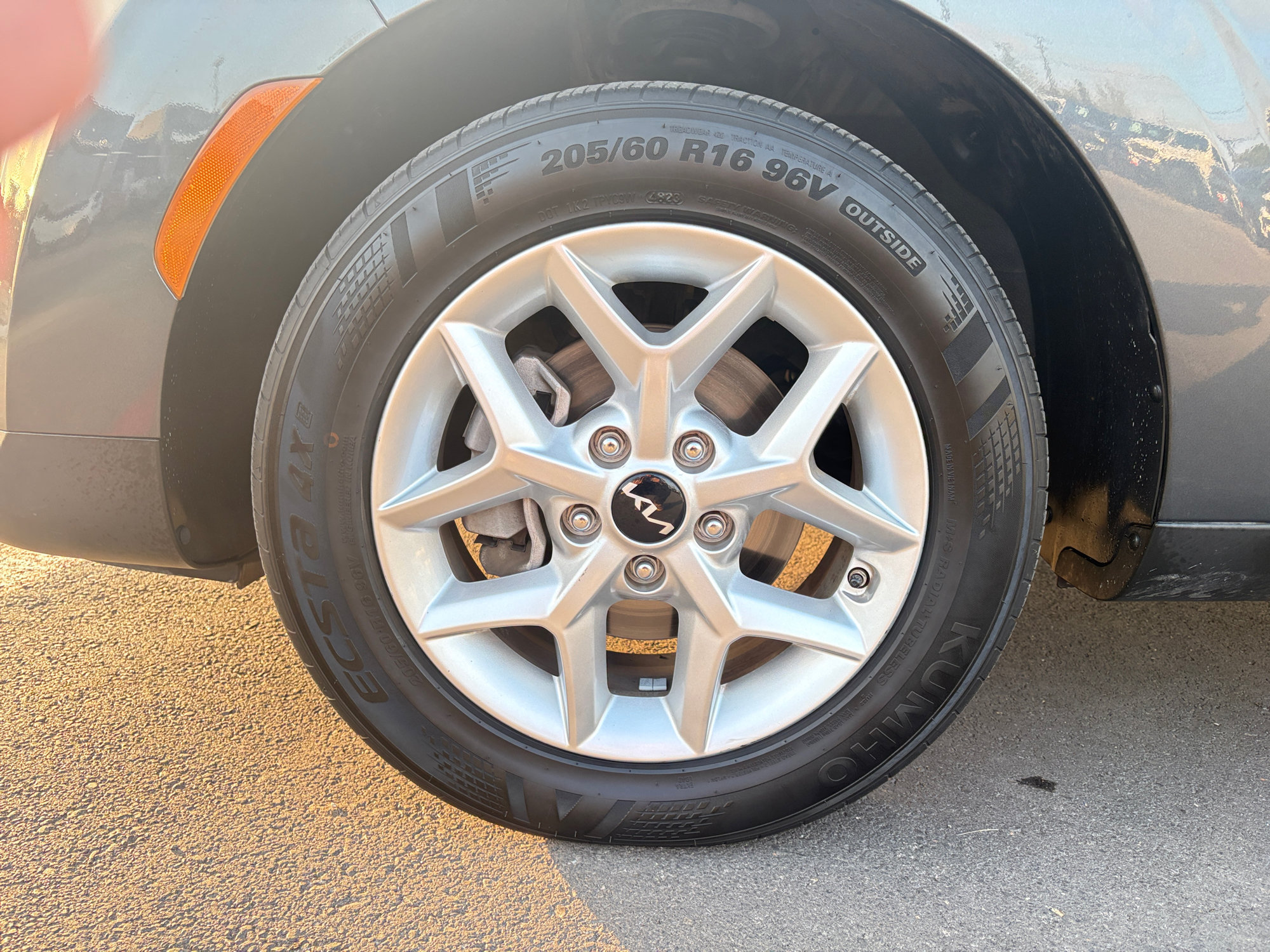 Used 2023 Kia Soul LX w/ LX Technology Package FWD image 9