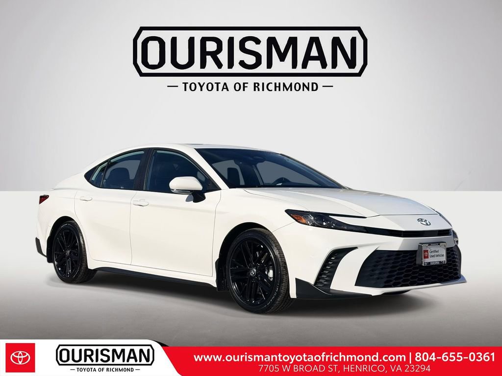 Used 2025 Toyota Camry SE video 1