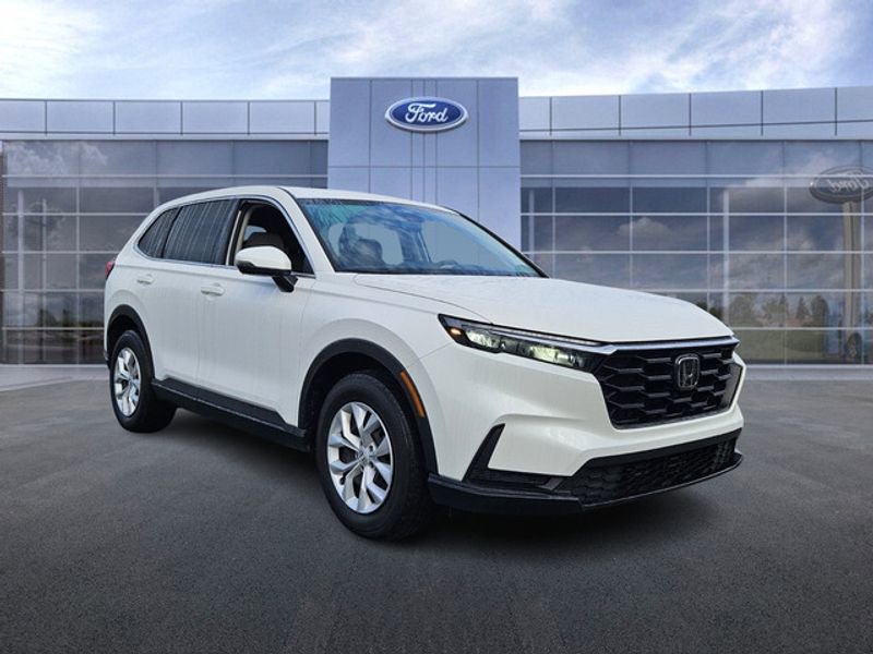 Used 2025 Honda CR-V LX image 3