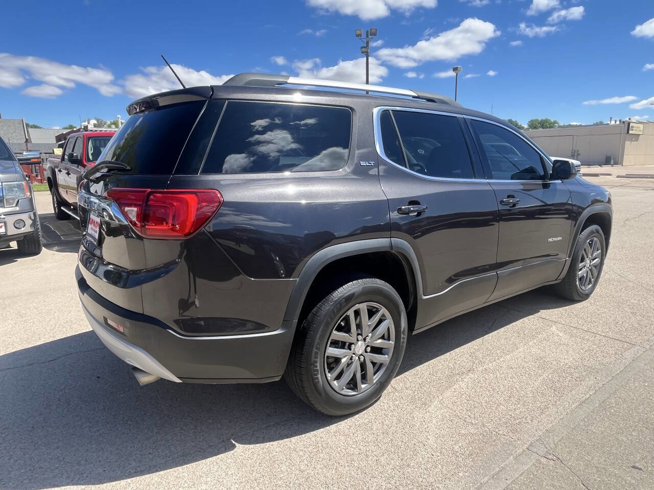 Used 2018 GMC Acadia SLT image 4