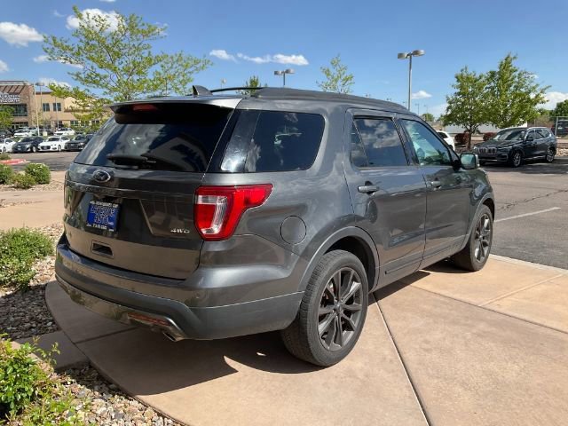 Used 2017 Ford Explorer XLT w/ Equipment Group 202A AWD/4WD image 7