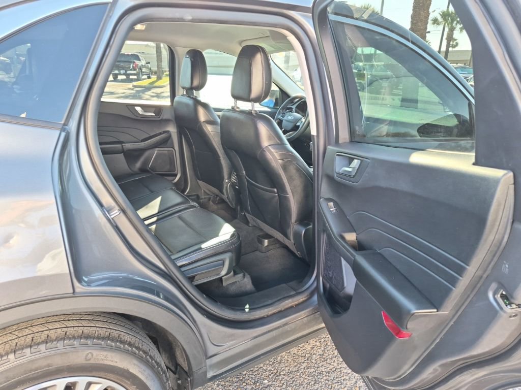 Used 2022 Ford Escape SEL image 17