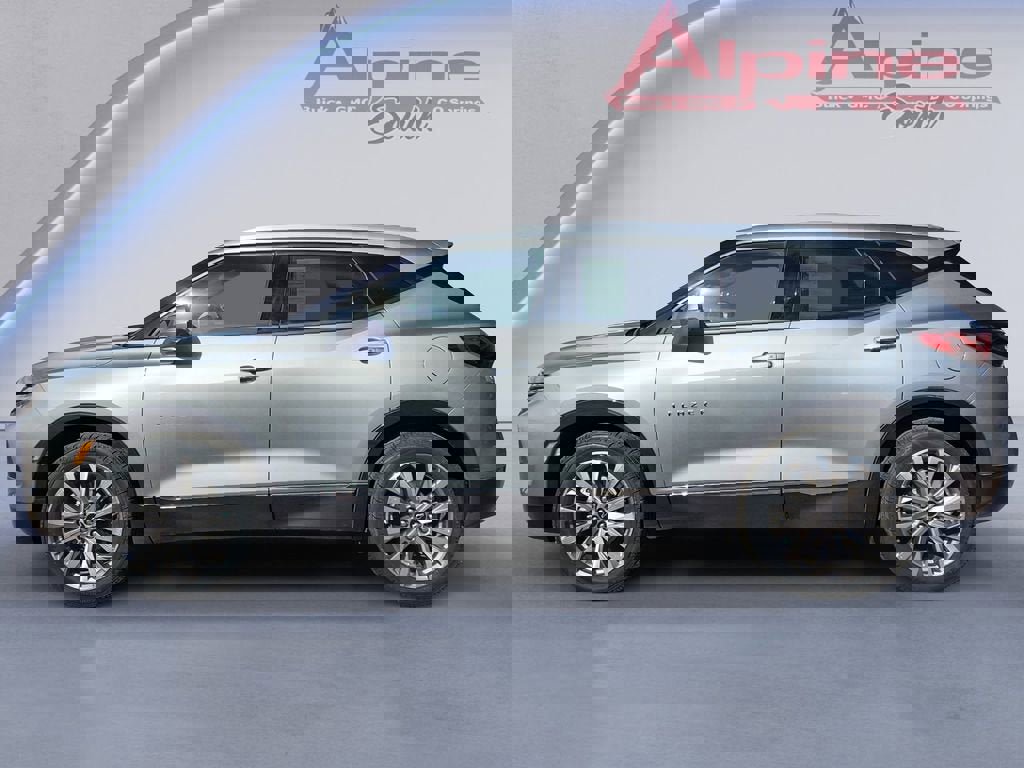 Used 2024 Chevrolet Blazer Premier w/ Driver Confidence II Package image 2